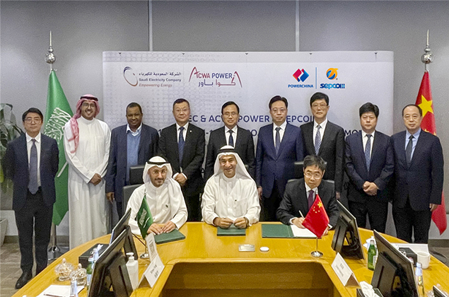 Song Junji, Vice Governor of Shandong Province and Secretary General of the Provincial Government attended the SEPCOIII signed the pre-commencement agreement for Saudi Taiba1 and Qassim1 projects